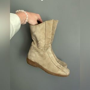 Aquatalia Square Toe Suede Boots Womens Size 9.5